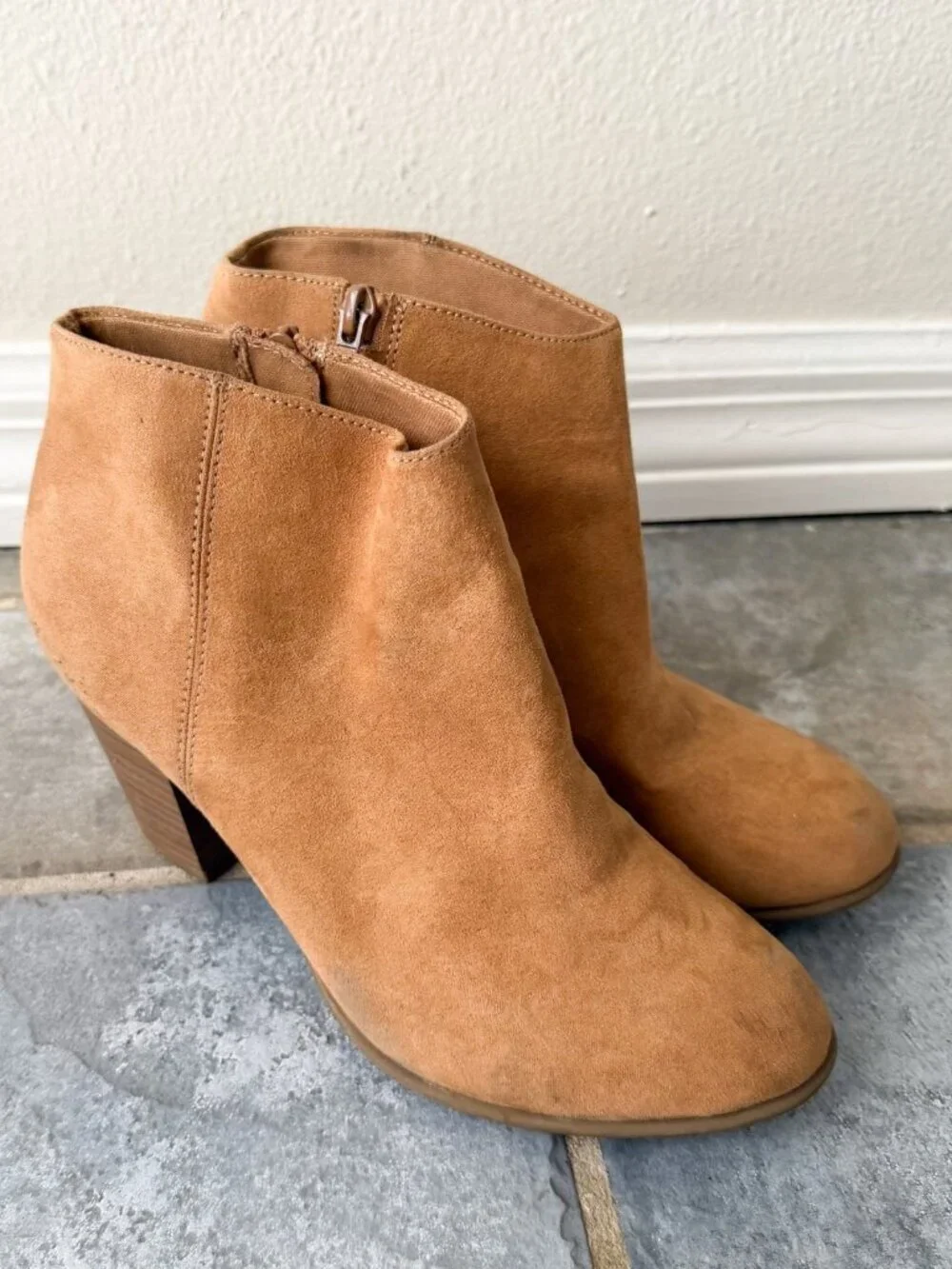 Old Navy Tan Faux Suede Ankle Booties Block Heel Women’s Size 8